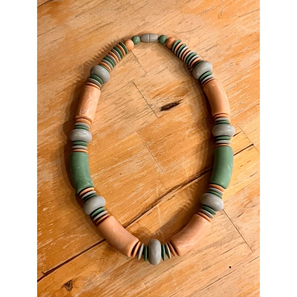 VTG 1987 Avon Sunbleached Choker Necklace Matte Peach Mint Gray Marble Swirl
